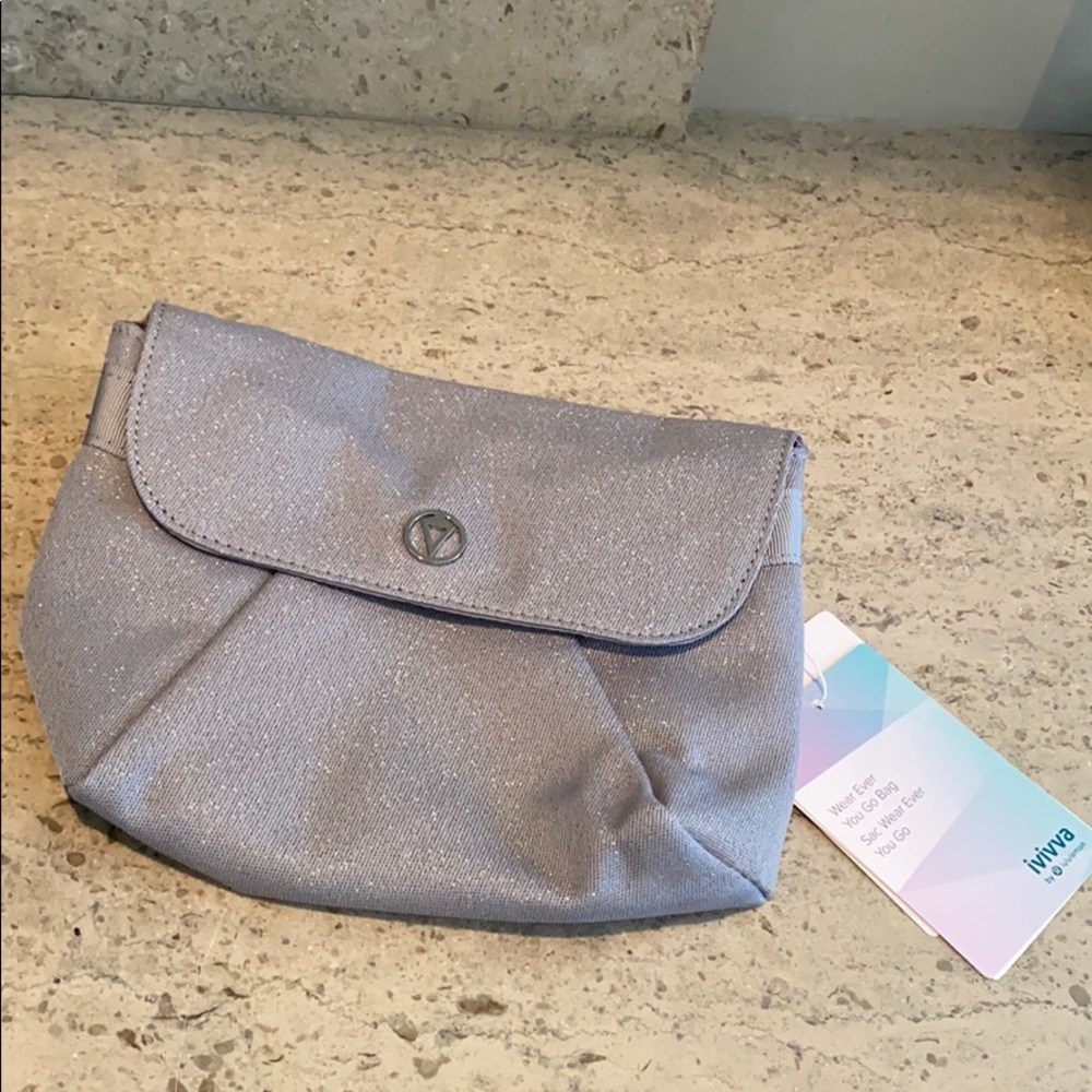 Lululemon Wear Ever You Go Bag Crossbody. - Picture 2 of 10